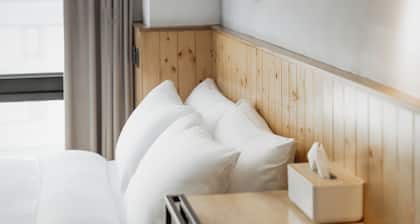 Just Inn - City Hall