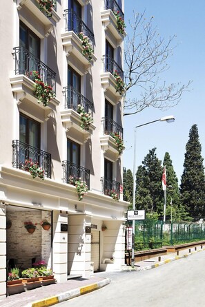 Front of property - Belle Maison Residence (Istanbul)