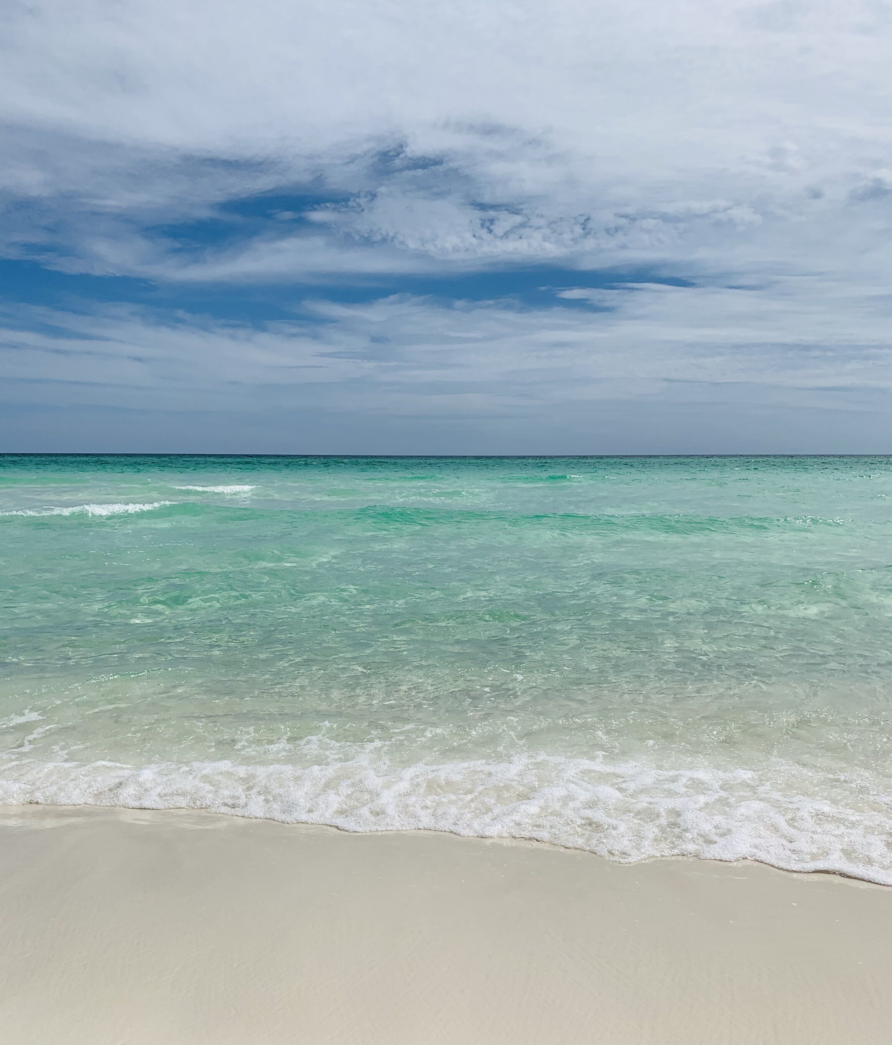 Beach nearby, sun loungers, beach towels