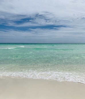 A beach with clear turquoise water and a sandy shore. - Steps away from Grayton Beach, Large Private Saltwater Pool, 4 Bedrooms, 4 Baths (Santa Rosa Beach)