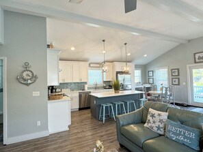 Téléviseur connecté, table de ping-pong