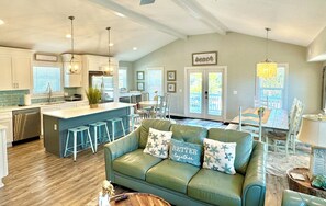 Téléviseur connecté, table de ping-pong