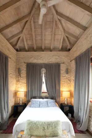 3 chambres, fer et planche à repasser, Wi-Fi, draps fournis