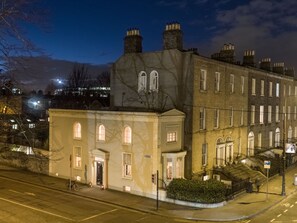 Exterior - The Liam Neeson Suite - hiphipstay (Dublin)