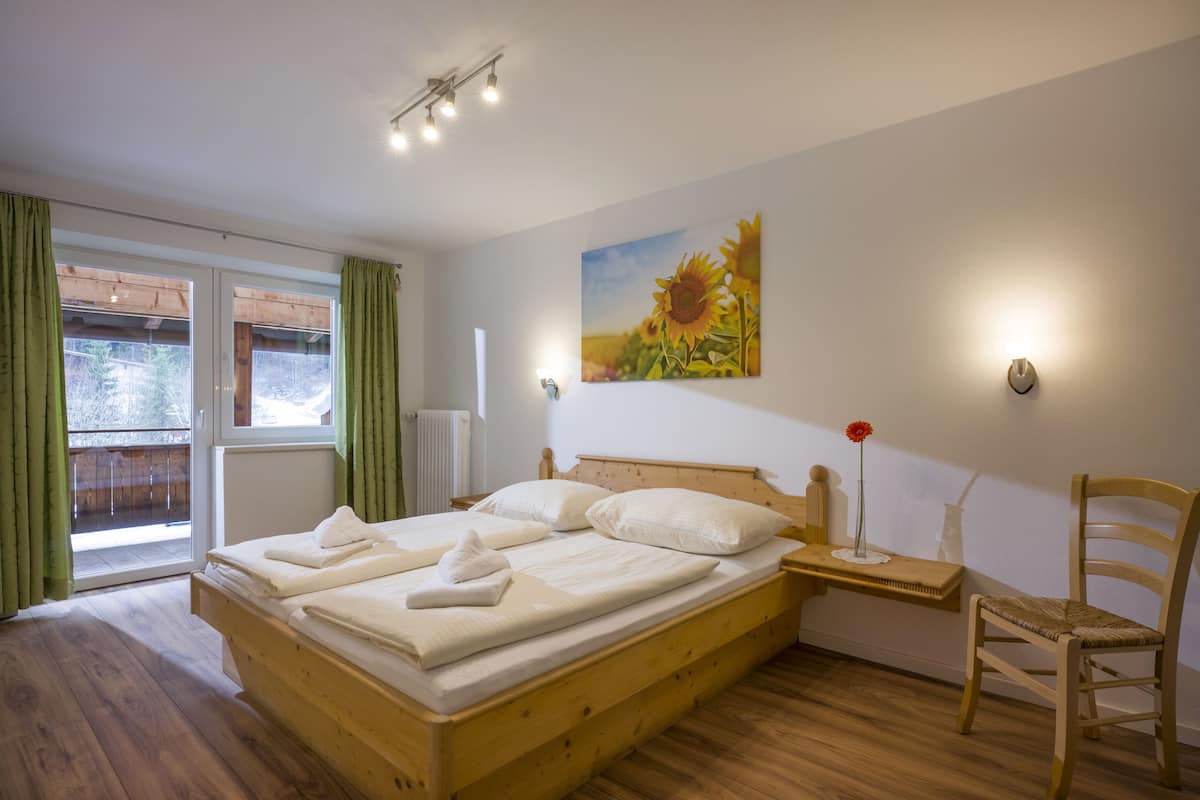 In-room safe, desk, soundproofing, rollaway beds