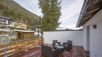 Suite Senior, 3 kamar tidur, dapur | Teras/patio