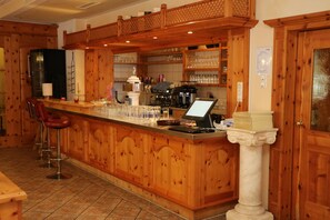Bar (en el alojamiento)