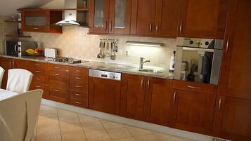 Căn hộ Deluxe, 1 phòng ngủ, quang cảnh biển | Bếp riêng | Tủ lạnh, bếp nấu, dụng cụ pha cà phê/trà