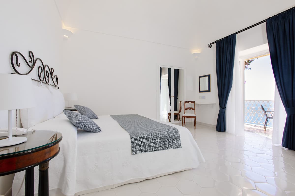 Premium bedding, memory foam beds, minibar, in-room safe