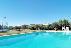 Piscina externa sazonal