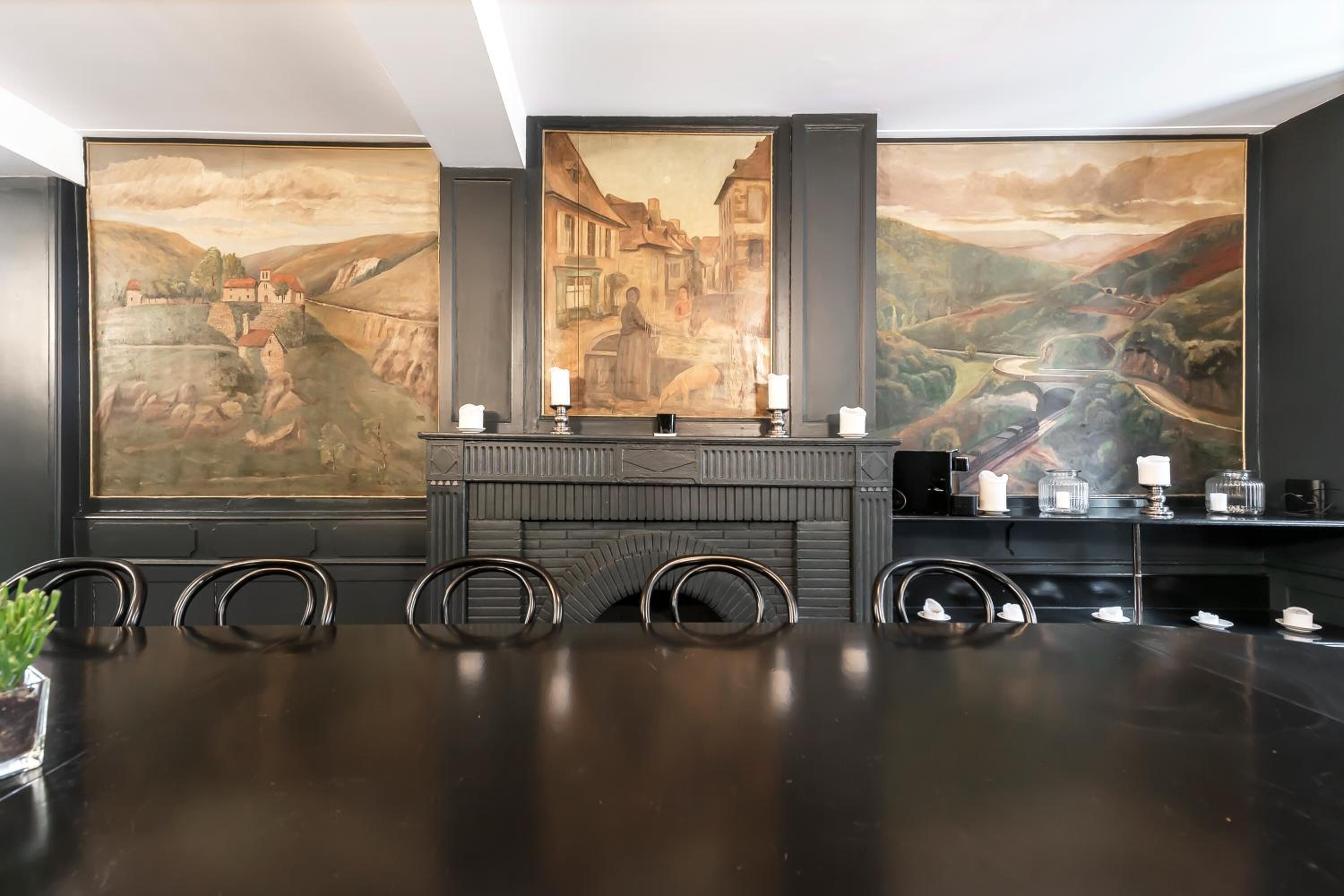 Lunch and dinner served