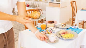 Daily buffet breakfast for a fee