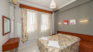 Appartement, 2 chambres | Bureau, Wi-Fi gratuit, draps fournis