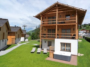 Deluxe Chalet, 4 Bedrooms, Non Smoking, Mountain View | Front of property - Liondes Chalets (Marebbe)