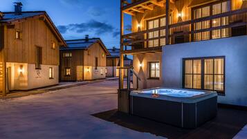 Chalet Deluxe, 4 habitaciones, para no fumadores, vista a la montaña | Áreas de la propiedad