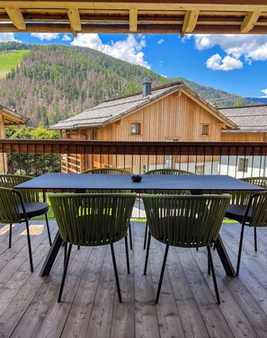 Chalet Deluxe, 4 habitaciones, para no fumadores, vista a la montaña | Terraza o patio