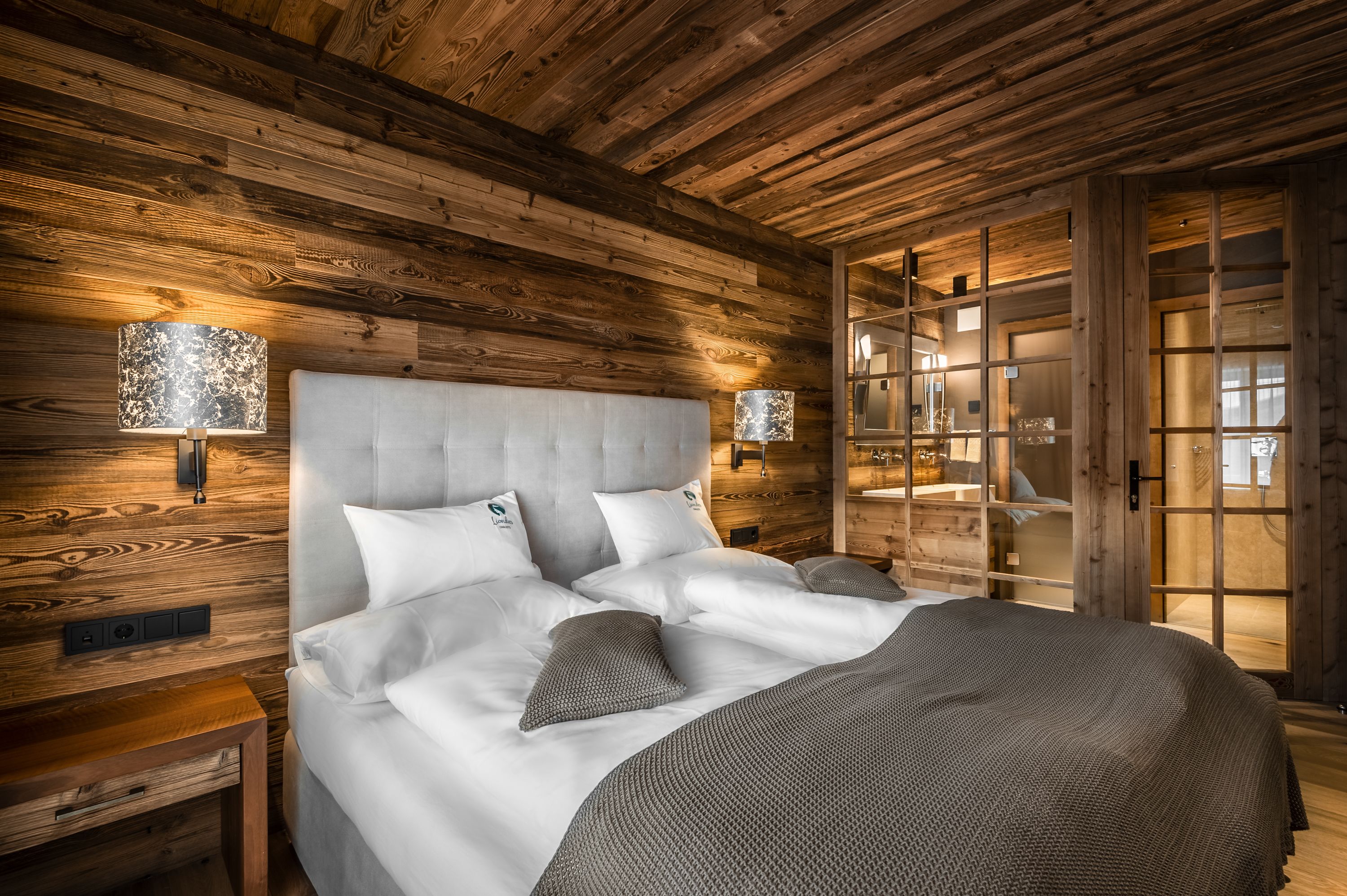 Deluxe Chalet, 3 Bedrooms, Non Smoking, Mountain View