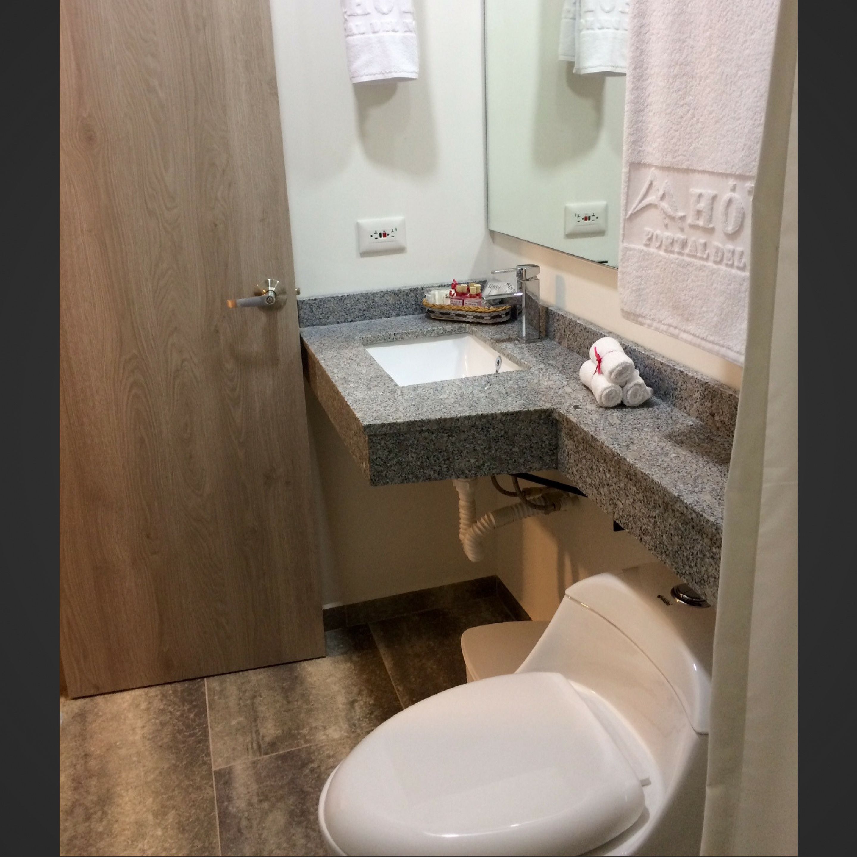 shower, free toiletries, bathrobes, towels