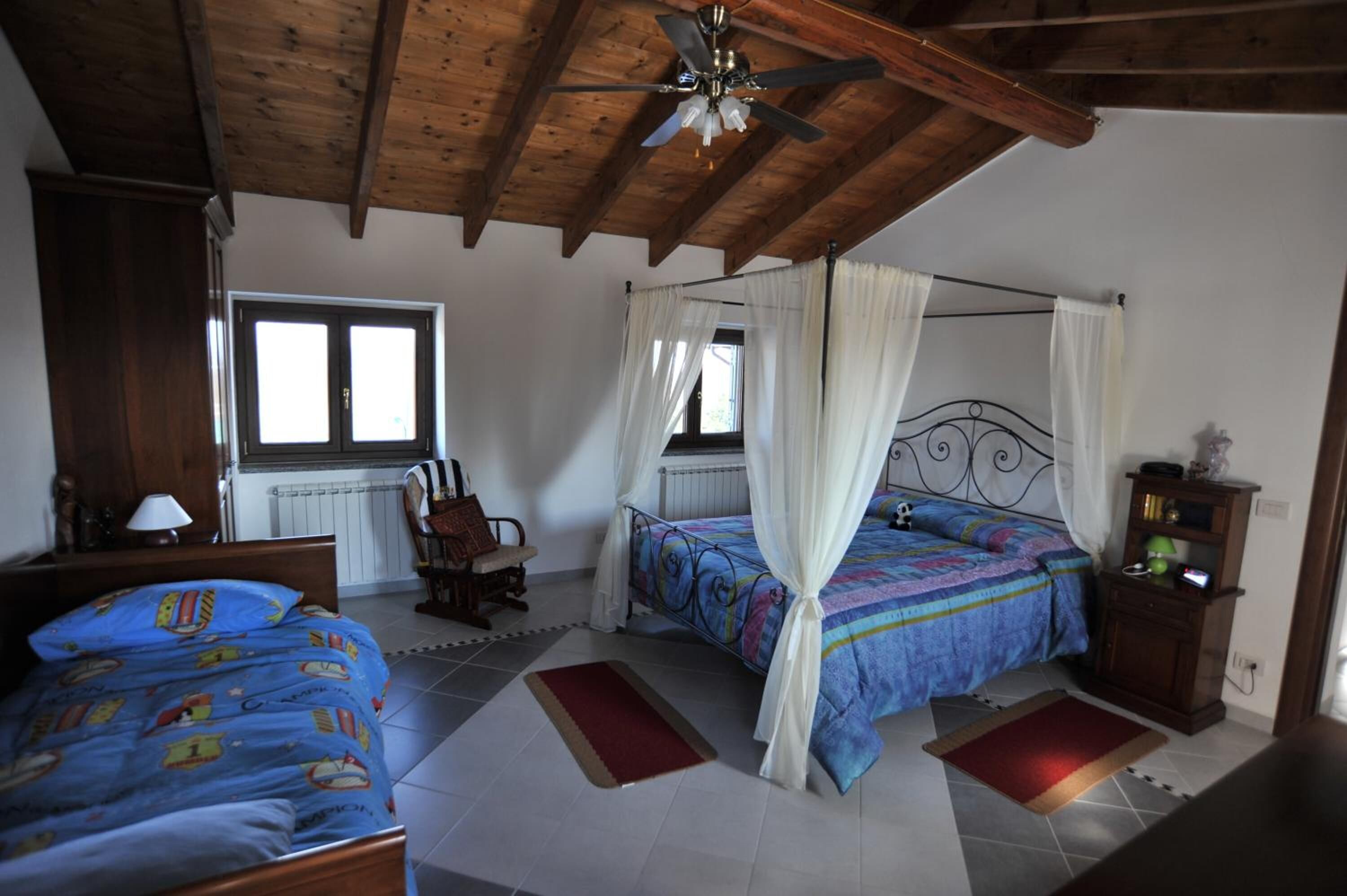 Minibar, rollaway beds, free WiFi, bed sheets