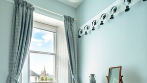 Apartment, 2 Bedrooms | 2 bedrooms, premium bedding, laptop workspace, iron/ironing board - 2 Ness Walk (Inverness)