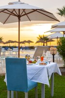 Desayuno buffet todos los días (con cargo)