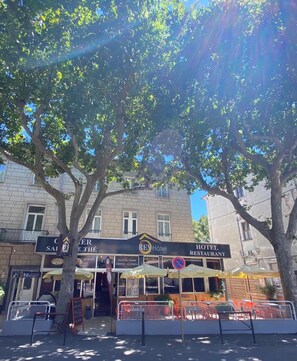 Exterior - Rev Hotel (Lamalou-les-Bains)