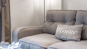 Unclassified image, 5 of 11, button - City Centre Apartment (Bedford)