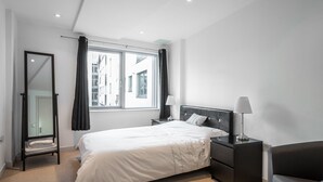 Unclassified image, 3 of 11, button - City Centre Apartment (Bedford)