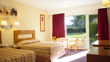 Escrivaninha, ferros/tábuas de passar roupa, Wi-Fi, roupa de cama