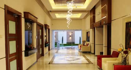 Hotel Paradise Inn