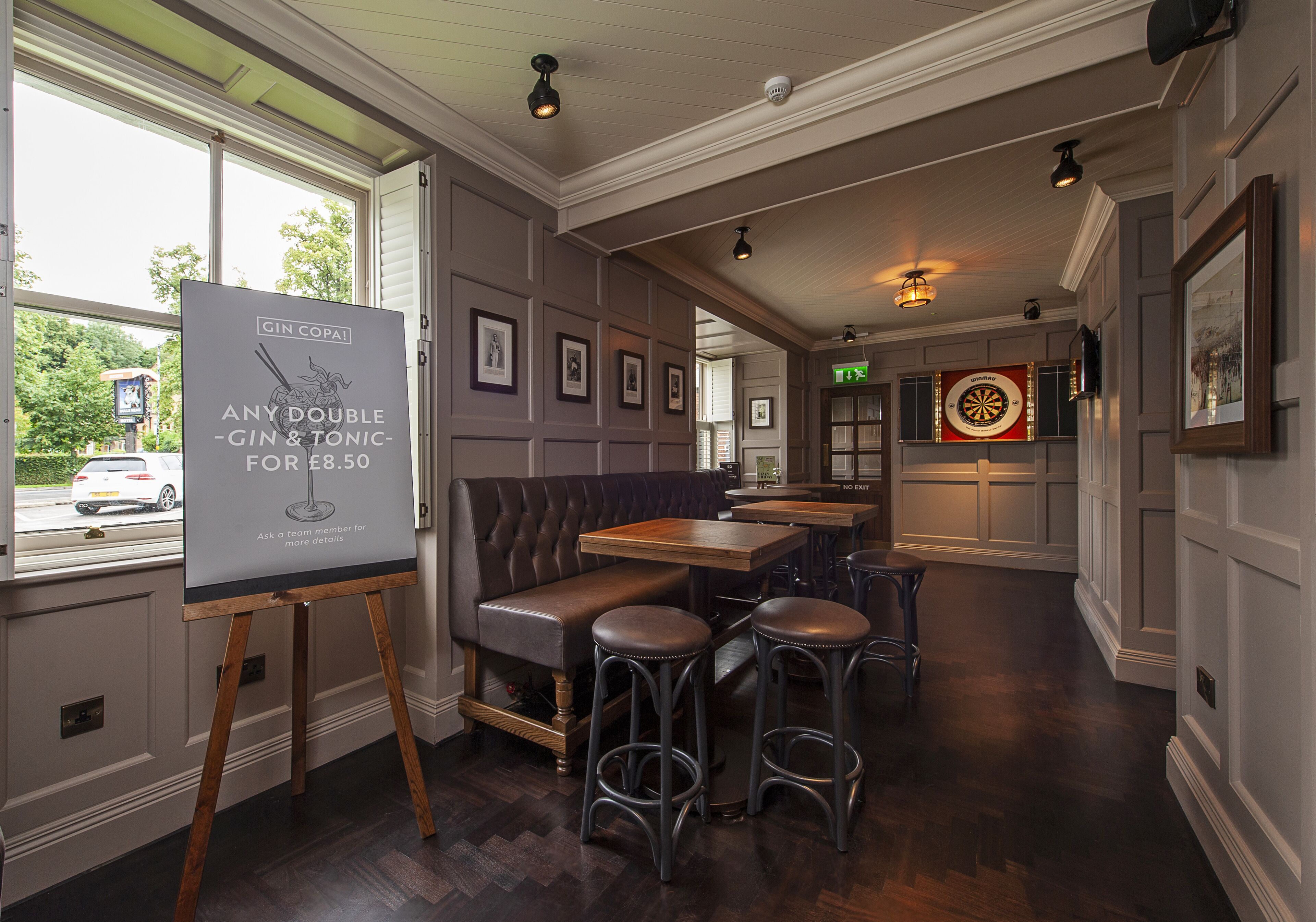 breakfast, lunch, dinner served; british cuisine