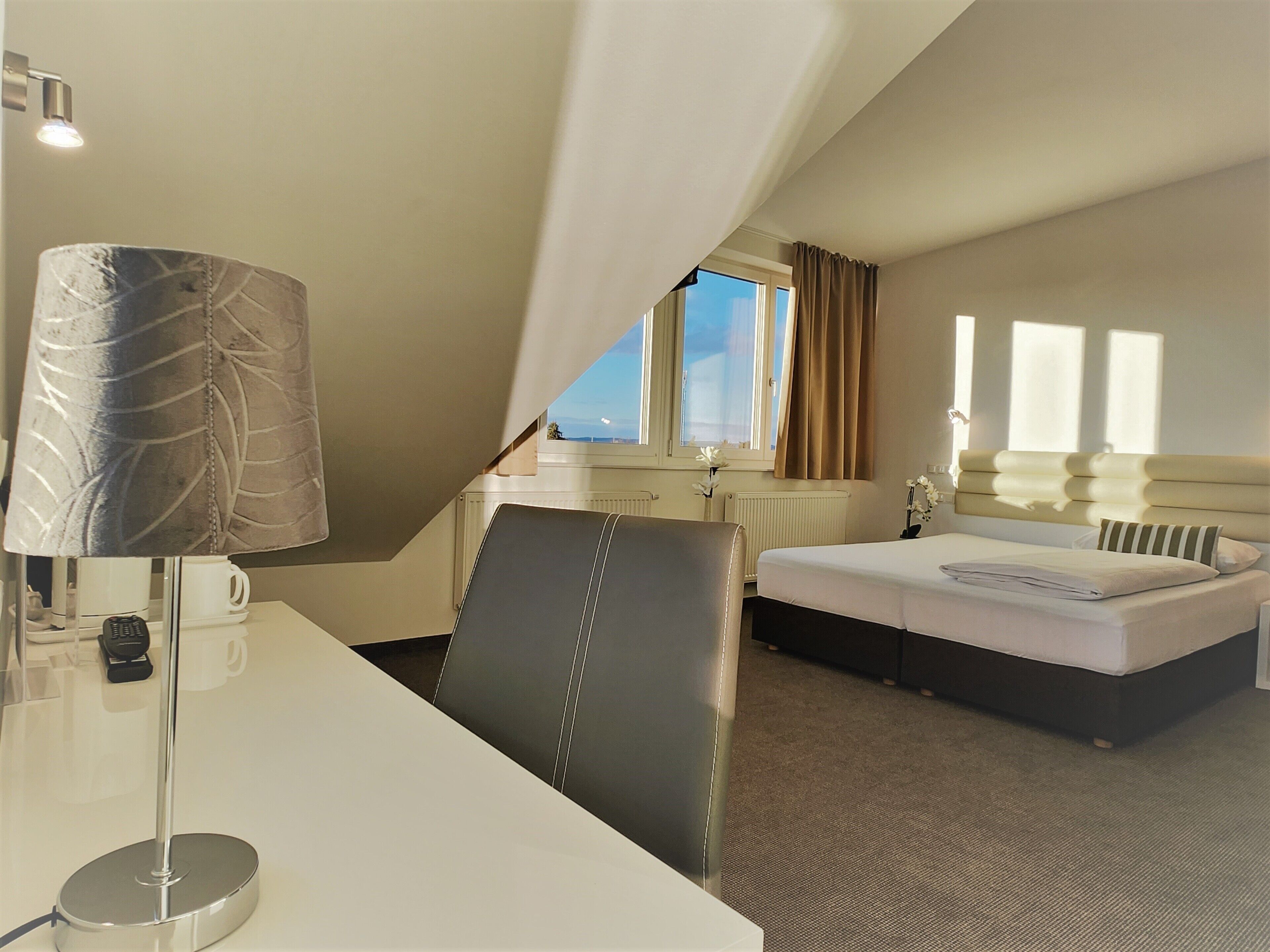 double room | living area | flat-screen tv