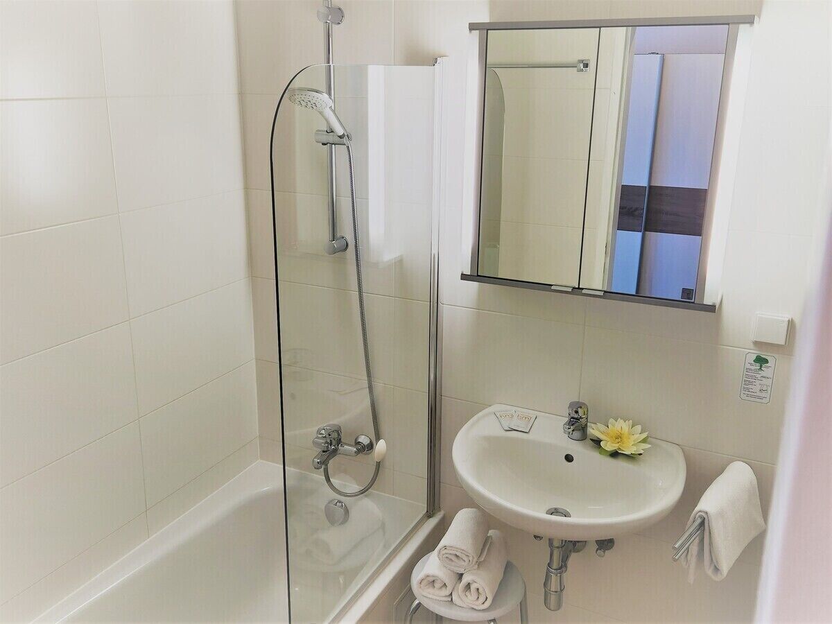 triple room | bathroom | free toiletries, hair dryer, towels, soap