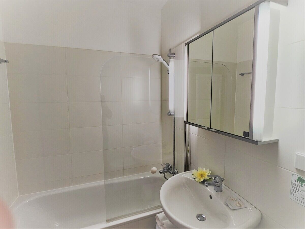 triple room | bathroom | free toiletries, hair dryer, towels, soap