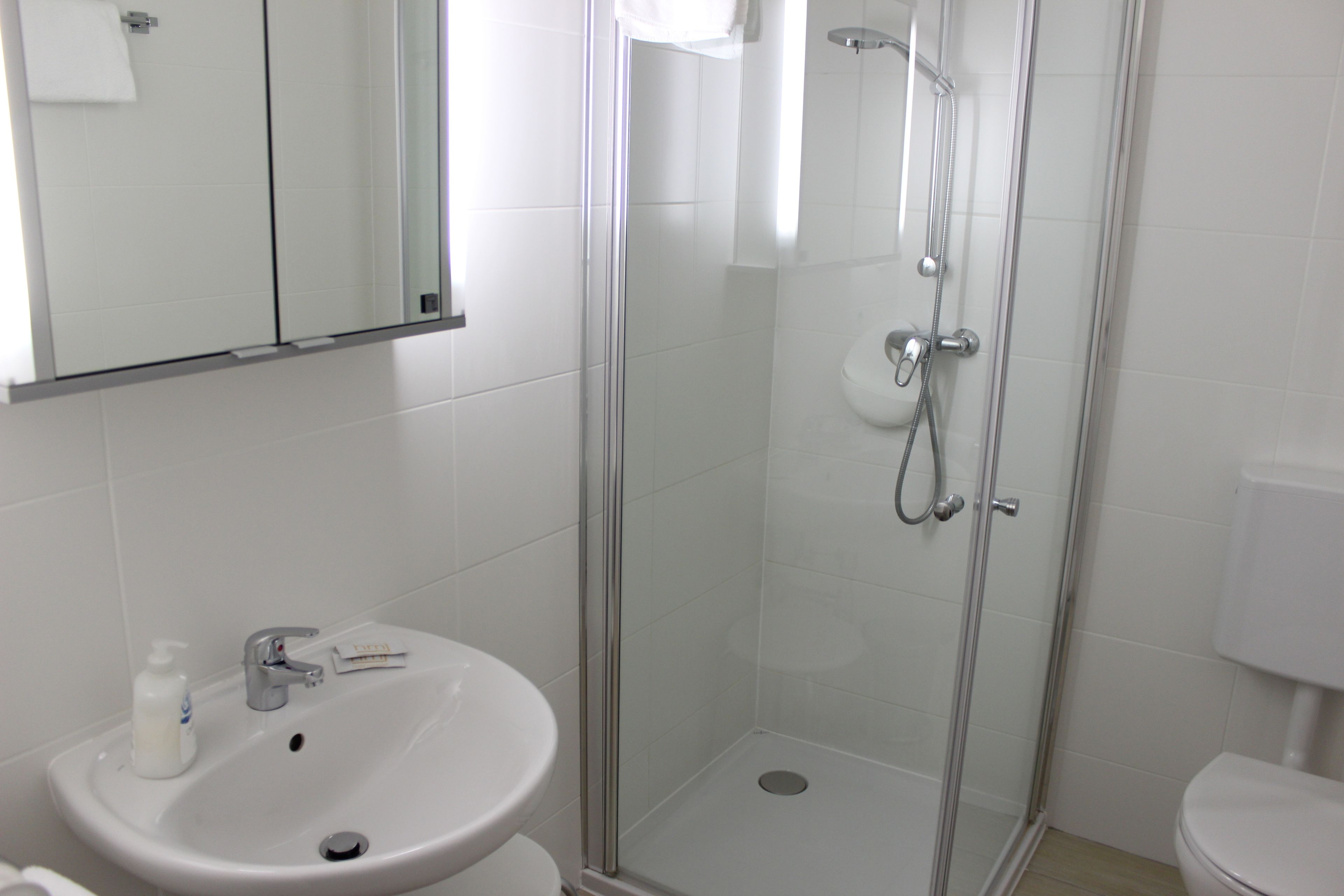 single room | bathroom | free toiletries, hair dryer, towels, soap