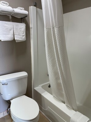 Free toiletries, towels - Royal Motel (Martinsville)