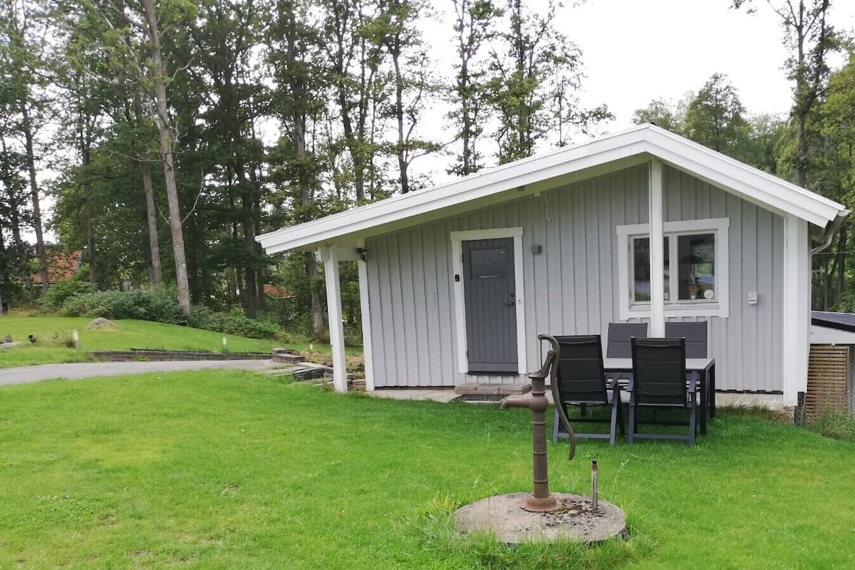 Comfort Cottage, Multiple Beds, Garden View, Lakeside (Evika 2) | 1 camera, una scrivania, postazione laptop, insonorizzazione
