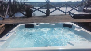 Bain à remous extérieur
