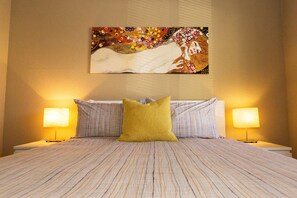 2 bedrooms, Egyptian cotton sheets, premium bedding, down duvets