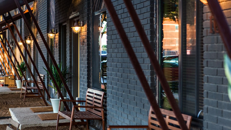 南 1700 号第 2 酒店