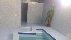 室内游泳池