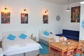 Economy Triple Room, 1 Bedroom, Non Smoking, Partial Sea View | Individually decorated, individually furnished, desk, laptop workspace - Mavi Pansiyon & Restaurant (Didim)
