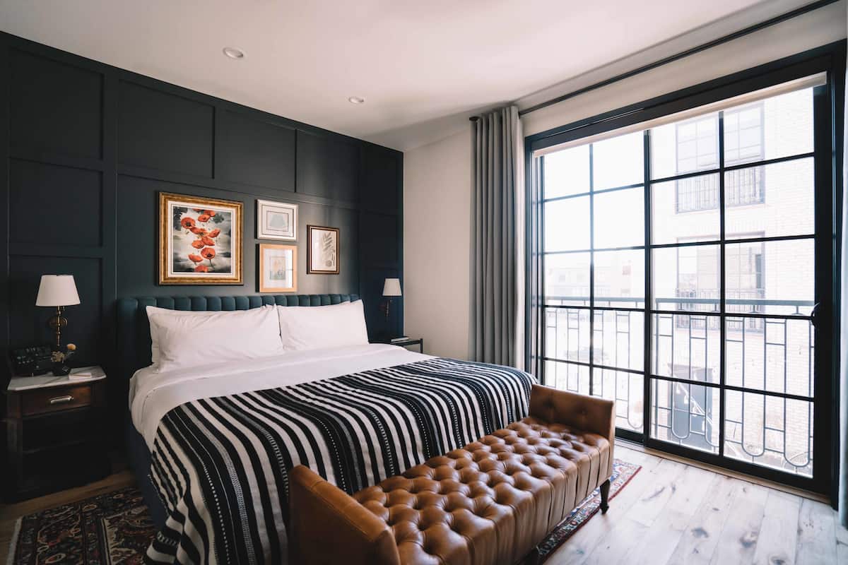 Egyptian cotton sheets, premium bedding, pillow-top beds, minibar