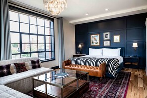 Egyptian cotton sheets, premium bedding, pillow-top beds, minibar - The Ramble Hotel (Denver)