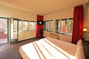 In-room safe, desk, iron/ironing board, free cots/infant beds