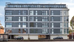 Exterior - Modern Bedford Blues Apartment (Bedford)