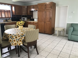 Superior Apartment, 2 Bedrooms, Balcony, City View (A04) | Private kitchen