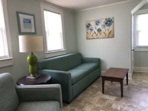 公寓, 2 間臥室, 廚房, 城市景 (Shared Balcony, A03) | 客廳 | 平面電視