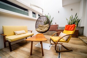 Sala de estar en el lobby