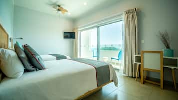 Junior Suite | In-room safe, individually furnished, iron/ironing board, bed sheets